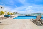 1BR close to 5th Ave. & beach!