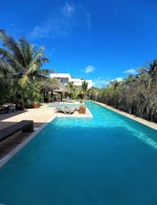 Romantic condo 1 block from Sea Progreso East
