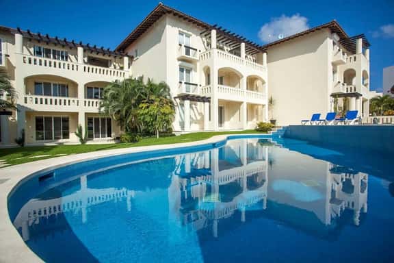 Great 1BR Condo w/ Pool, Near Beach! AC! - Image 1