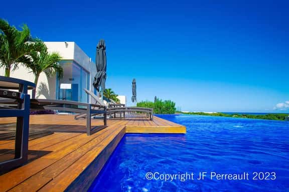 LUX 4BR Condo! Ocean Views! Pool! - Image 1