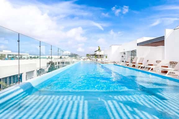 Downtown Luxury: 2BR Oasis Pets are Welcome! - Image 1
