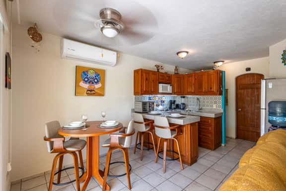 Charming Retreat: 1-Bedroom Condo in Historic SJD - Image 1