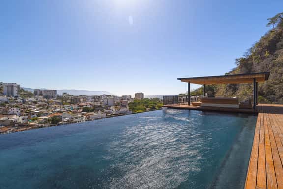 Mountain View Oasis Vallarta | King + Rooftop Pool - Image 1