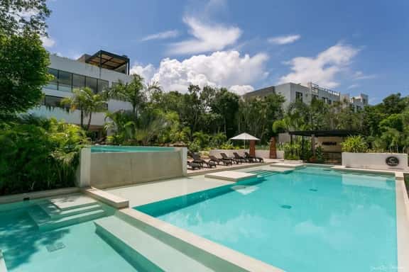 2BR Condo Beautiful Common Areas, Sleeps 6! - Image 1