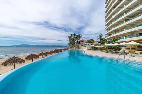 New Beautiful Ocean Front 2B+2B Ocean Terrace - Image 1