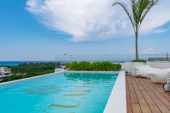 2BR Downtown Condo Walk to Coco Beach - Image 1