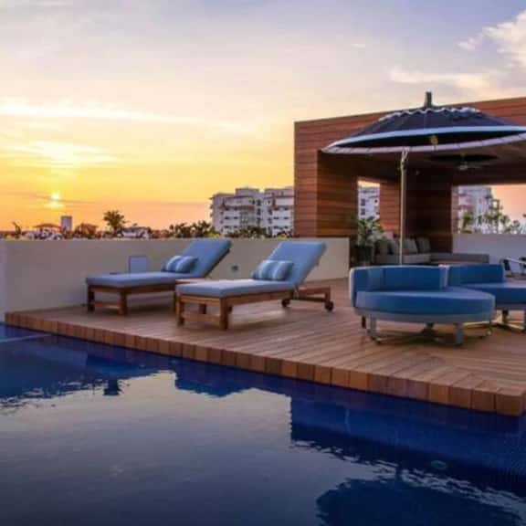 Casa Paraiso - Luxury 2 Bed 3 Bath at Pavilion Lux - Image 1