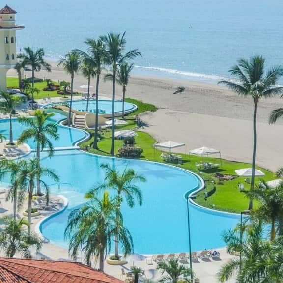 Oceanfront Paradise | 2BR + Sofa Bed - Image 1