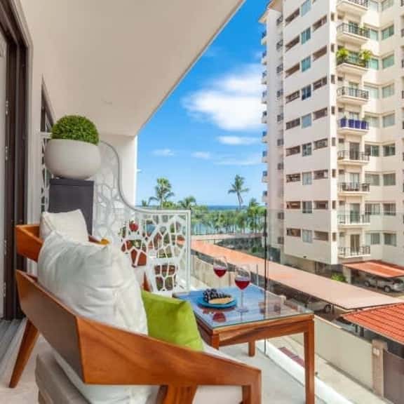 Incredible new condo 1/2 Block from Beach/Malecon! - Image 1