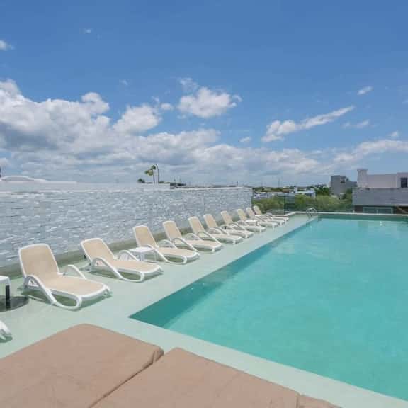 Stunning 2-Bedroom Rooftop Oasis near 5th Ave! - Image 1