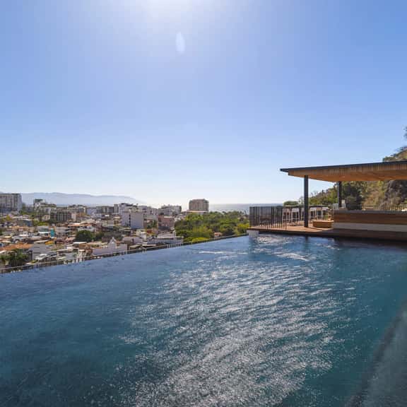Mountain View Oasis Vallarta | King + Rooftop Pool - Image 1