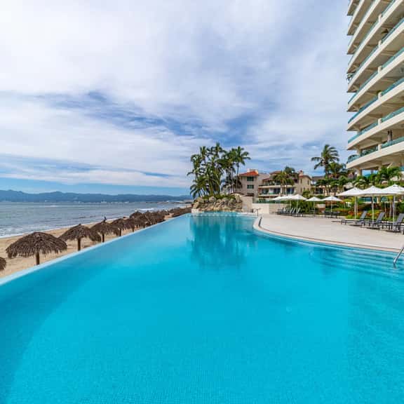 New Beautiful Ocean Front 2B+2B Ocean Terrace - Image 1