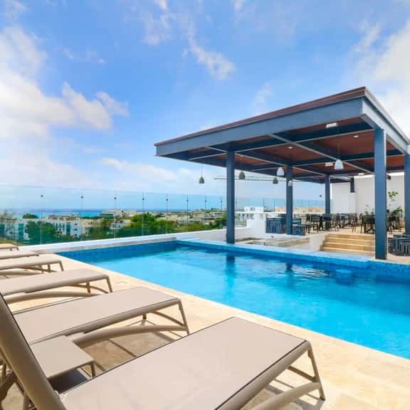 1BR Ocean View, Gym & Rooftop Bar! - Image 1