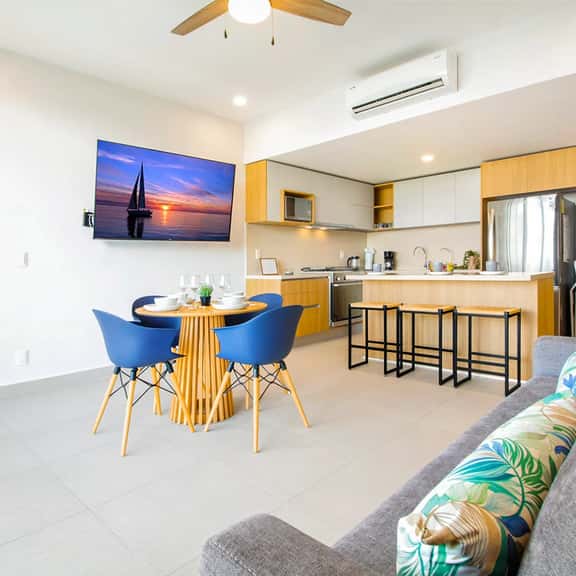 Stunning PH Condo with Rooftop & Private Pool! - Image 1