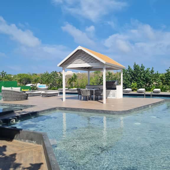 Relaxing Waterfront Getaway in Puerto Aventuras - Image 1