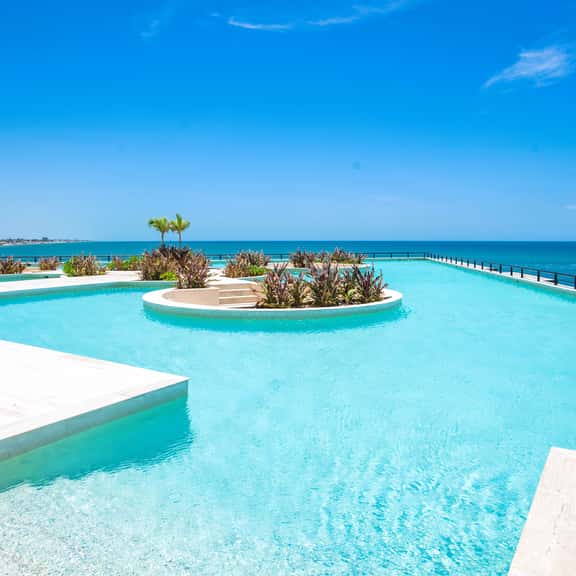 Splendid 3BR beachfront villa for 9 Yucalpeten Marina Resort - Image 1