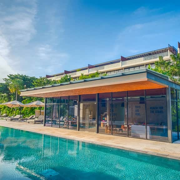 Stunning 4BR Luxury Retreat w Private Rooftop Pool - Image 1