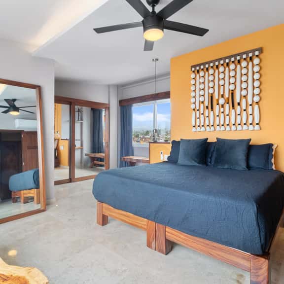 Stunning PH with Dedicated Office Space in 5D Area - Image 1