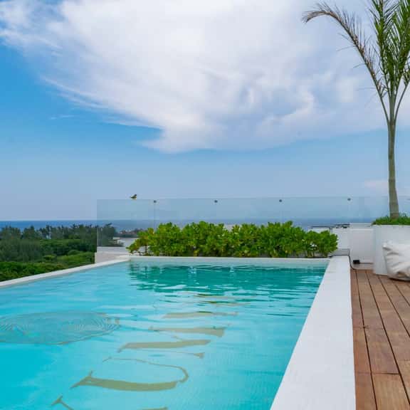2BR Downtown Condo Walk to Coco Beach - Image 1