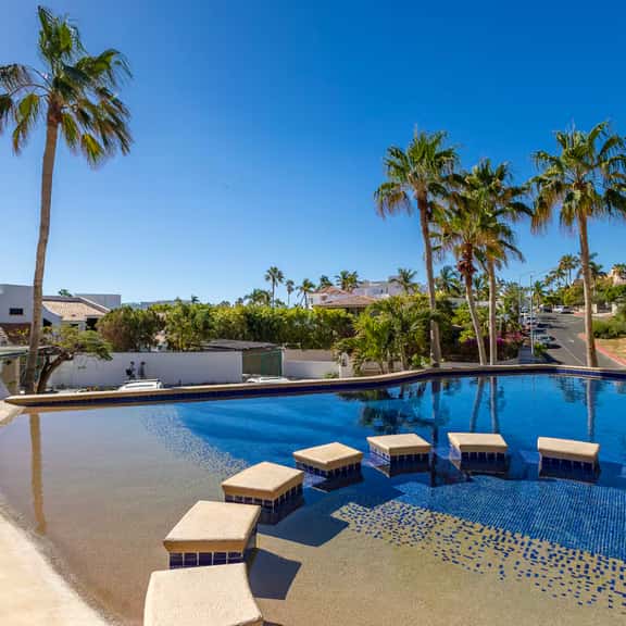 Renovated | Golf Views | 3 Pools | Near Beach - Image 1