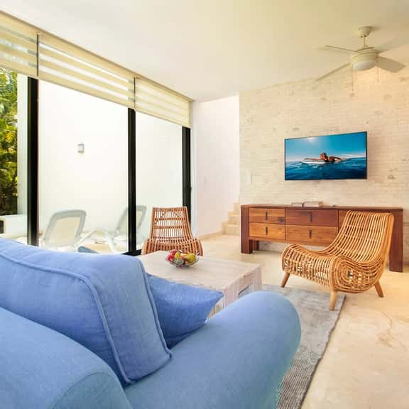 Private 2BR Villa Plunge Pool, BBQ & Resort Access - Image 1